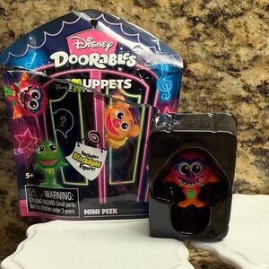 Animal Disney Doorables Muppets Mini Peek Figure - Pink, Orange & Green Accents
